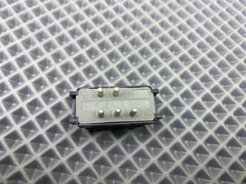 Кнопка обогрева заднего стекла, 600 рублей, Калининград