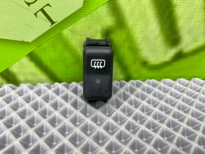 Кнопка обогрева заднего стекла, 600 рублей, Калининград