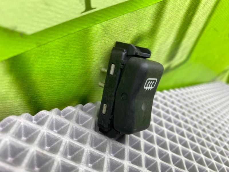 Кнопка обогрева заднего стекла, 600 рублей, Калининград