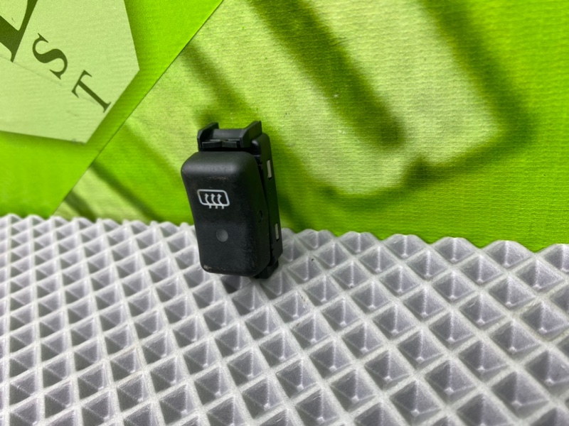 Кнопка обогрева заднего стекла, 600 рублей, Калининград