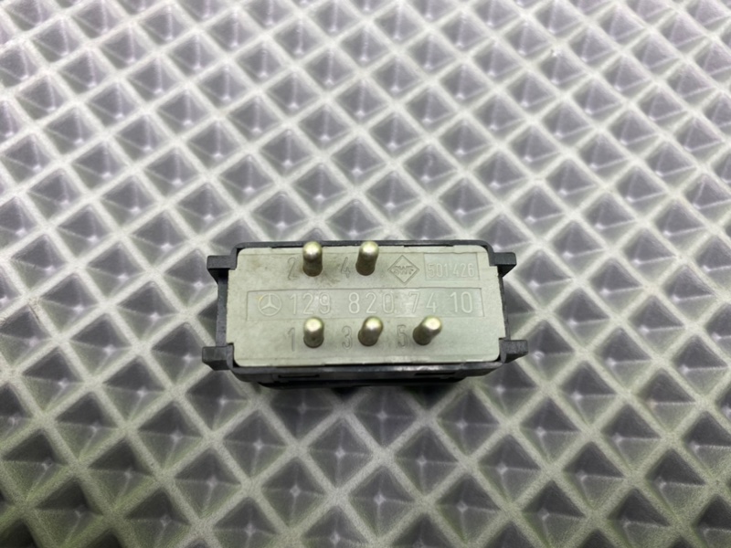 Кнопка обогрева заднего стекла, 600 рублей, Калининград