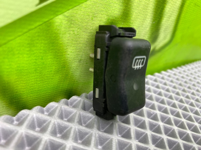 Кнопка обогрева заднего стекла, 600 рублей, Калининград