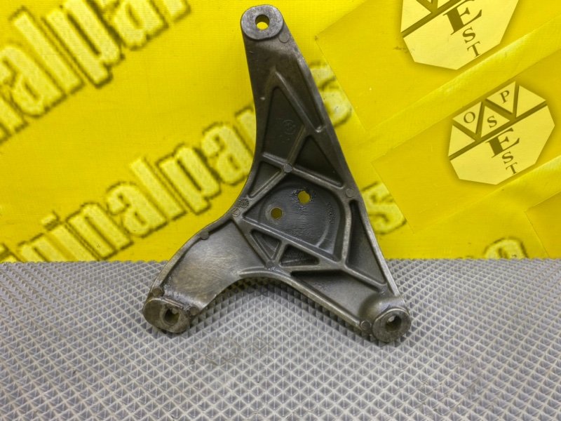 Кронштейн, 1100 рублей, Калининград