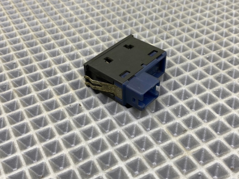 Кнопка, 900 рублей, Калининград