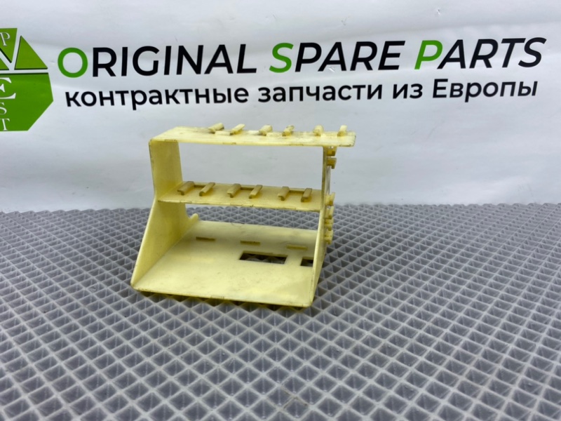 Кронштейн, 600 рублей, Калининград