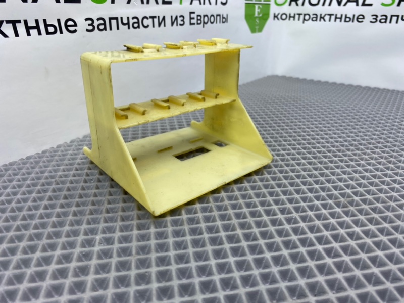 Кронштейн, 600 рублей, Калининград