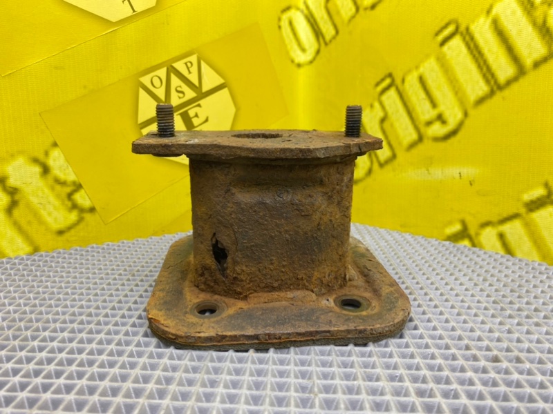 Кронштейн усилителя бампера, 1100 рублей, Калининград