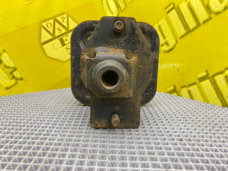 Кронштейн усилителя бампера, 1100 рублей, Калининград