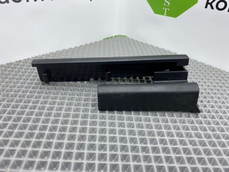 Заглушка полозьев сиденья, 700 рублей, Калининград