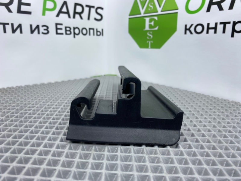 Заглушка полозьев сиденья, 700 рублей, Калининград