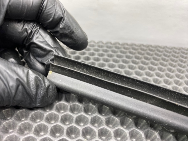 Уплотнитель стекла двери, 600 рублей, Калининград