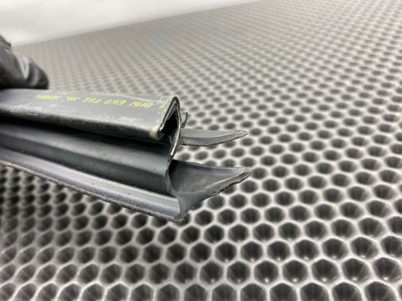 Уплотнитель стекла двери, 1100 рублей, Калининград