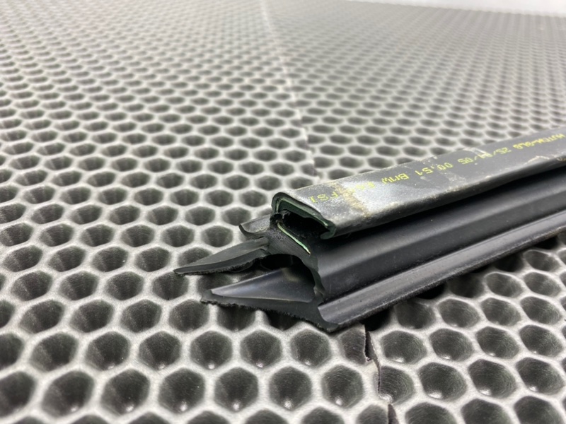 Уплотнитель стекла двери, 1100 рублей, Калининград