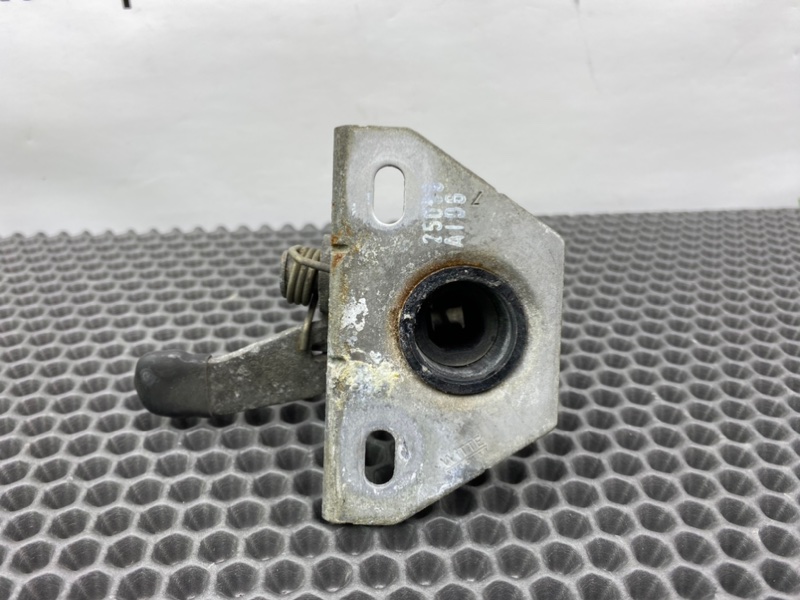 Защелка капота, 1100 рублей, Калининград