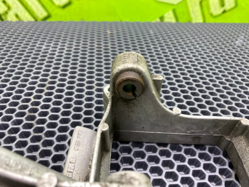 Кронштейн, 1200 рублей, Калининград