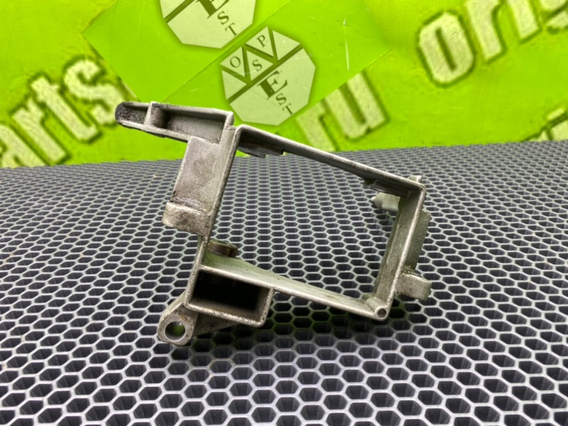 Кронштейн, 1200 рублей, Калининград