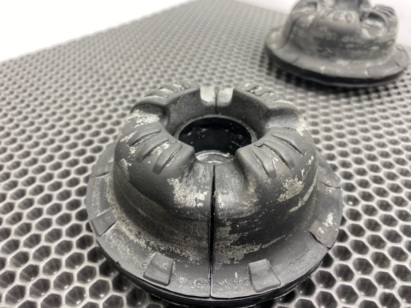 Опоры амортизаторов, 1100 рублей, Калининград