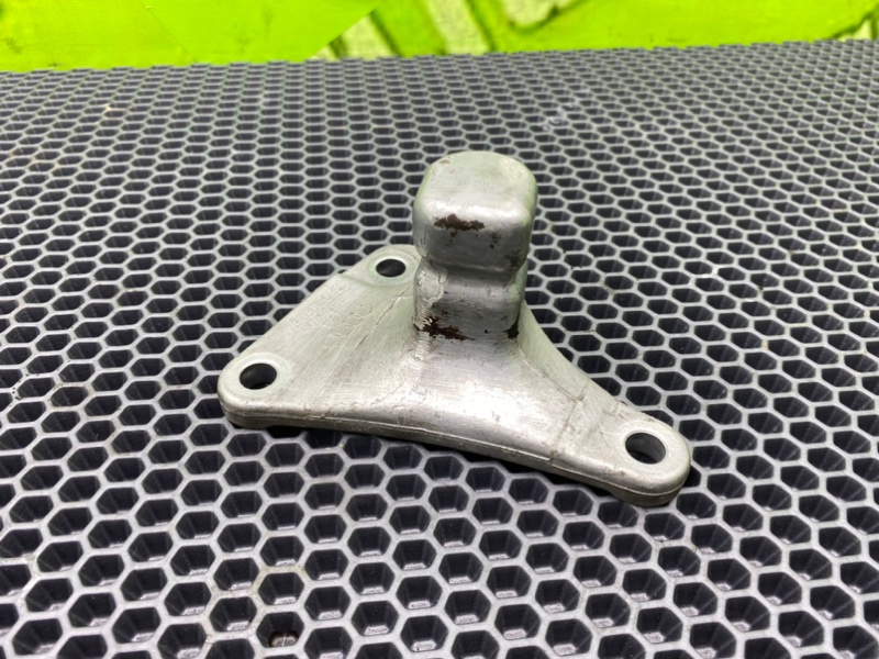 Кронштейн, 1100 рублей, Калининград