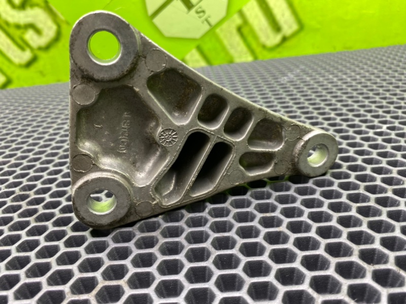 Кронштейн, 1100 рублей, Калининград