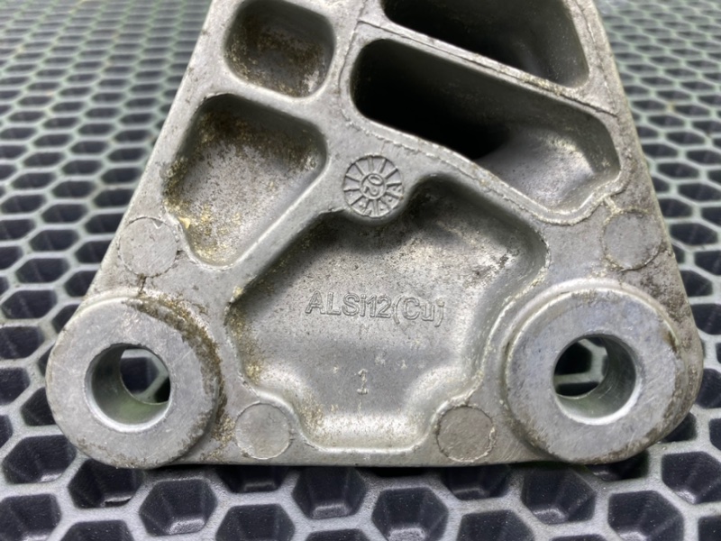 Кронштейн, 1100 рублей, Калининград