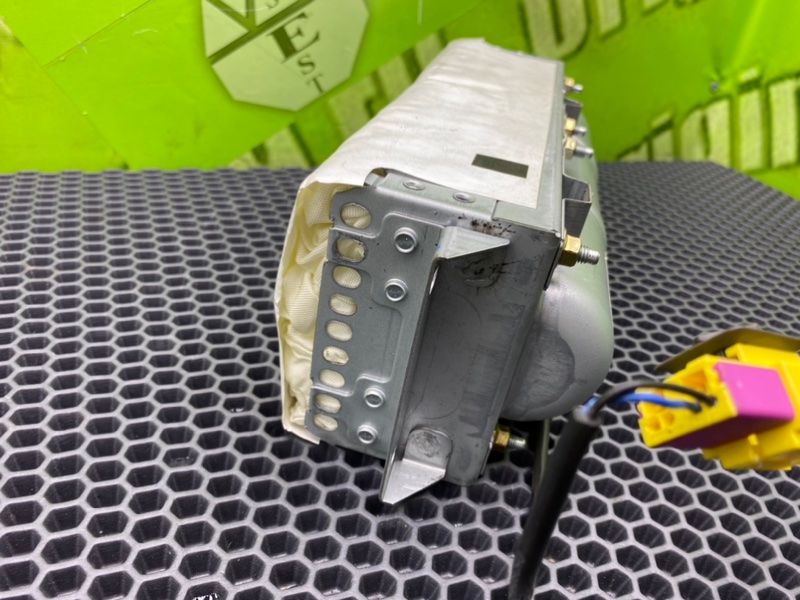 Подушка безопасности, 7700 рублей, Калининград