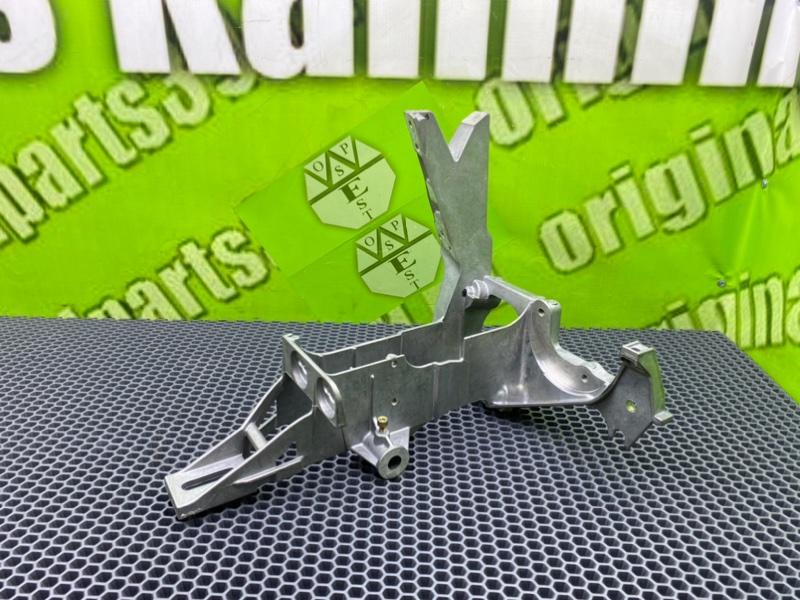 Кронштейн, 1200 рублей, Калининград