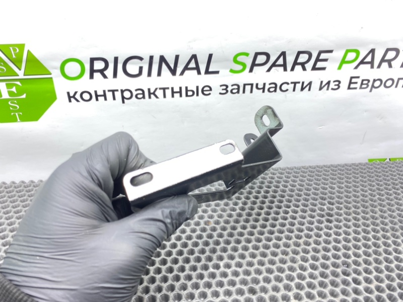 Кронштейн, 600 рублей, Калининград