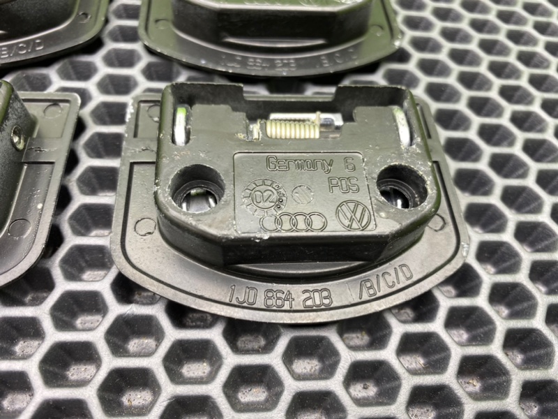 Кронштейн, 1200 рублей, Калининград