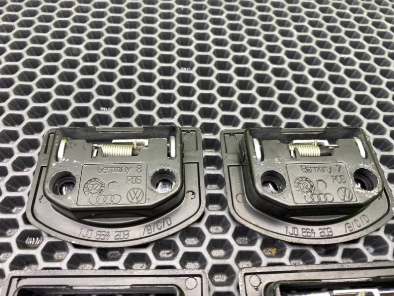 Кронштейн, 1200 рублей, Калининград