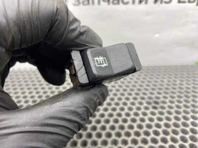 Кнопка обогрева заднего стекла, 600 рублей, Калининград