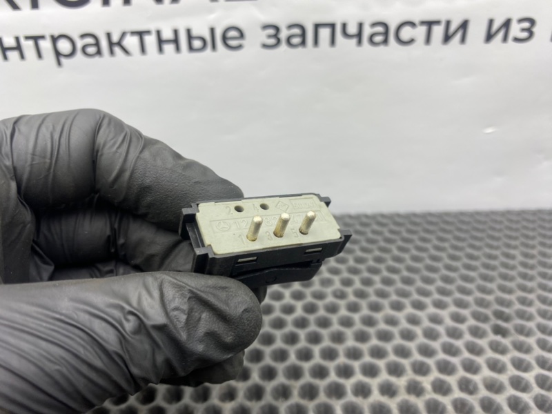 Кнопка, 600 рублей, Калининград