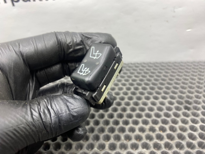 Кнопка обогрева сидений, 800 рублей, Калининград
