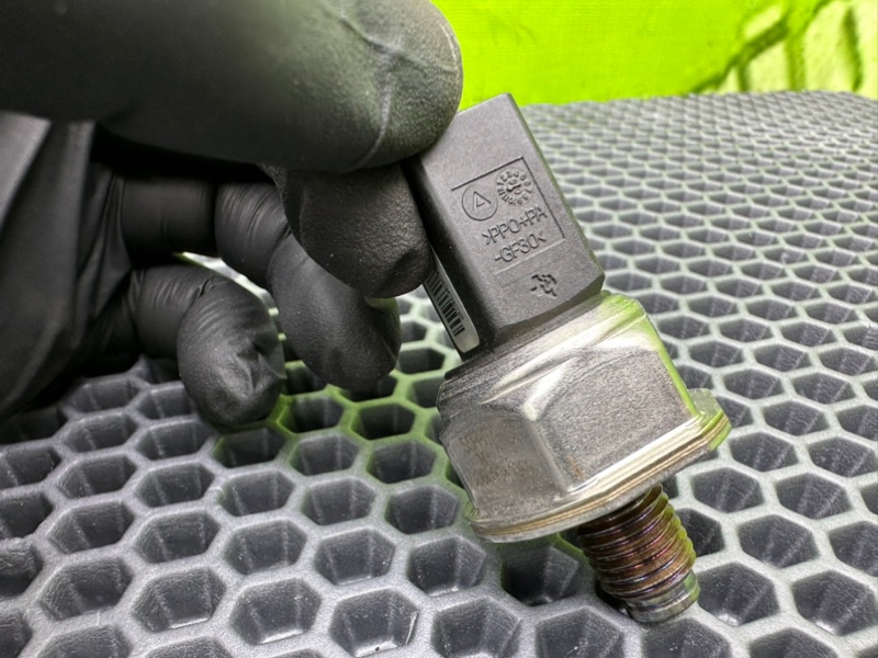 Датчик давления топлива, 2000 рублей, Калининград