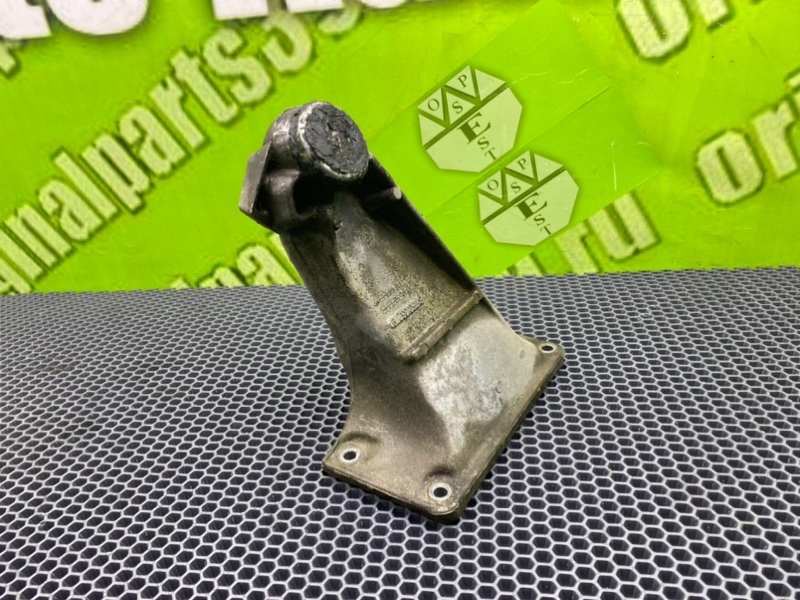 Кронштейн, 1100 рублей, Калининград