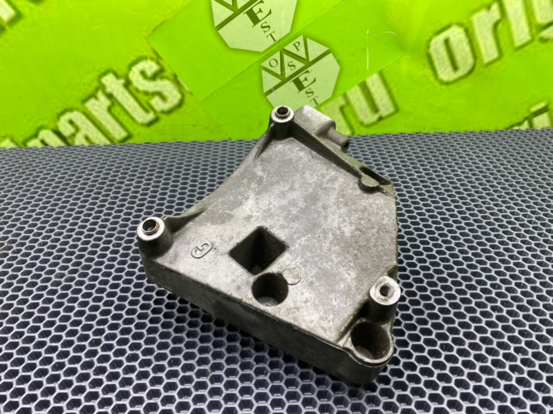 Кронштейн, 1200 рублей, Калининград