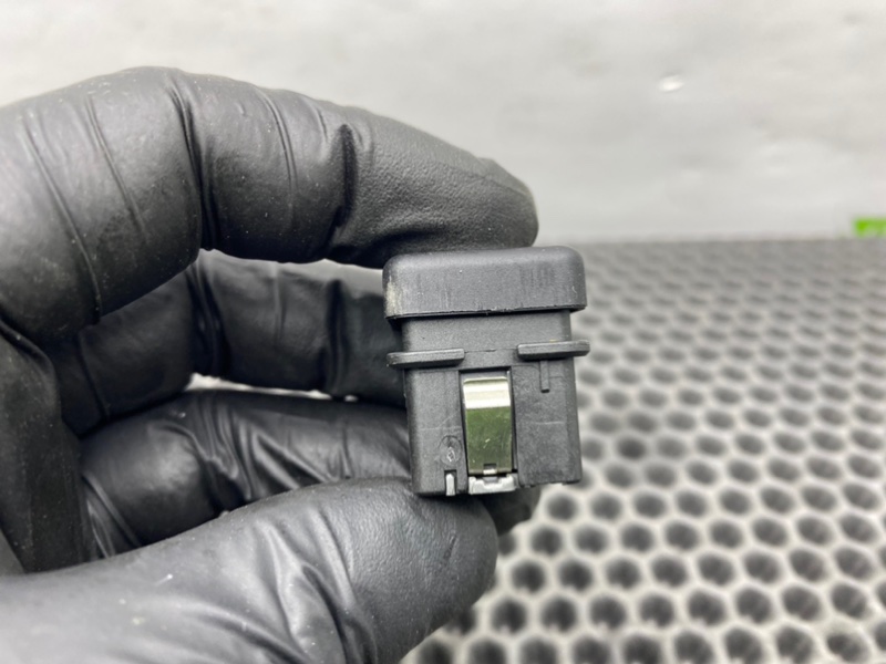 Кнопка центрального замка, 600 рублей, Калининград