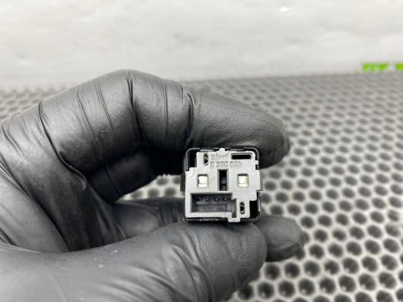 Кнопка центрального замка, 600 рублей, Калининград