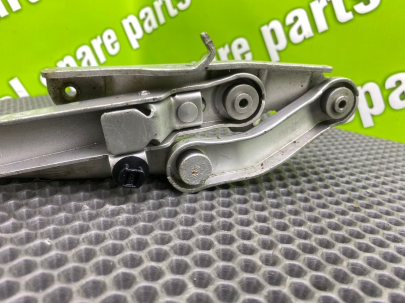 Петли капота, 1900 рублей, Калининград