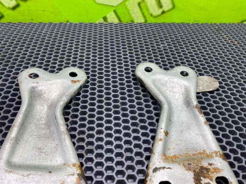 Кронштейн, 1200 рублей, Калининград