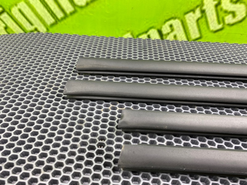 Молдинг стекла, 2000 рублей, Калининград