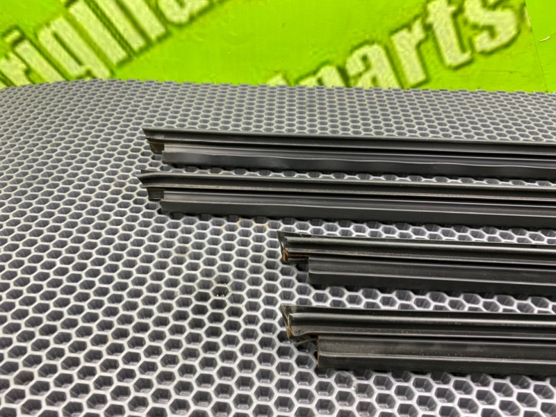 Молдинг стекла, 2000 рублей, Калининград