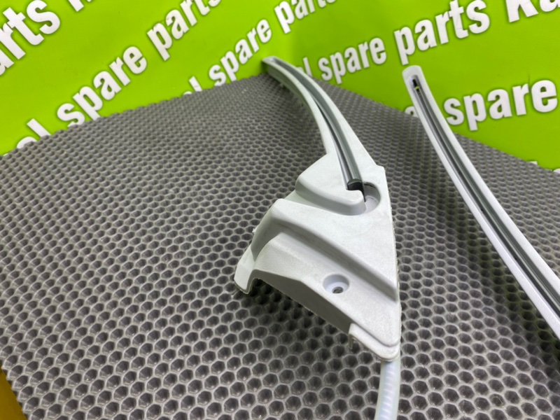 Направляющая шторки багажника, 2400 рублей, Калининград