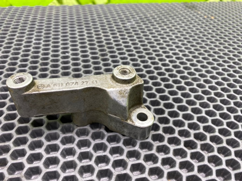 Кронштейн, 800 рублей, Калининград