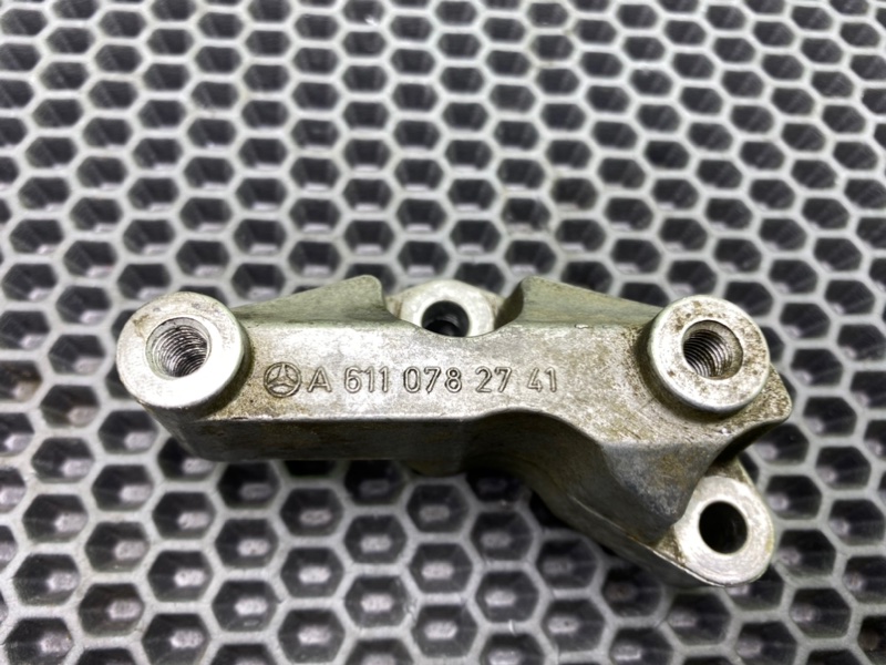 Кронштейн, 800 рублей, Калининград