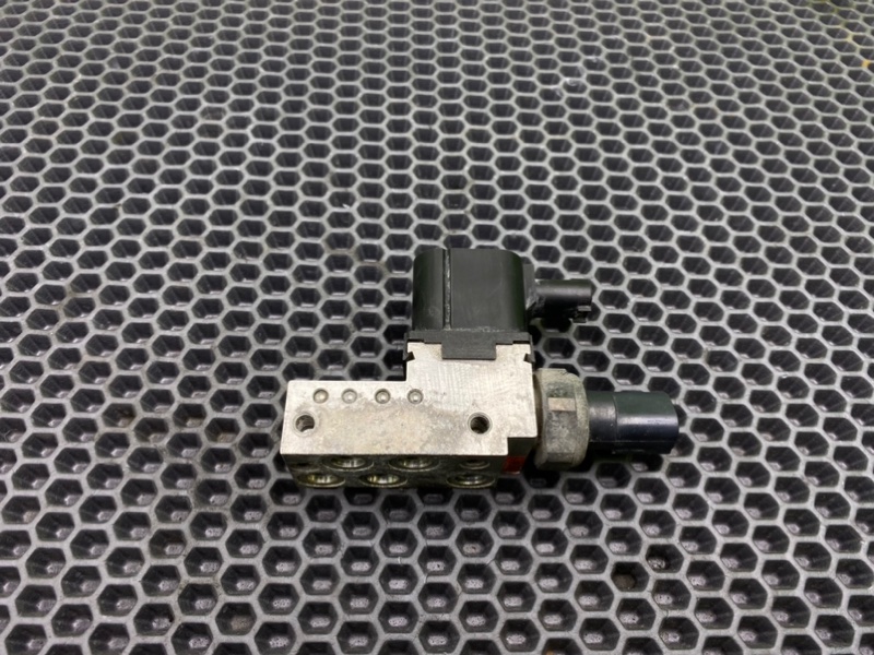 Блок клапанов пневмоподвески, 7900 рублей, Калининград