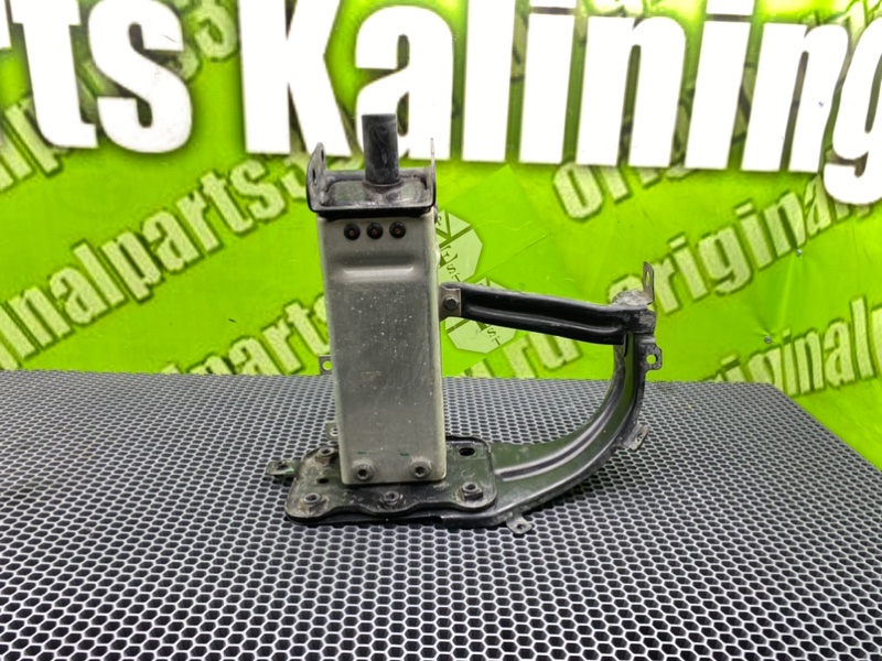 Кронштейн усилителя бампера, 1300 рублей, Калининград