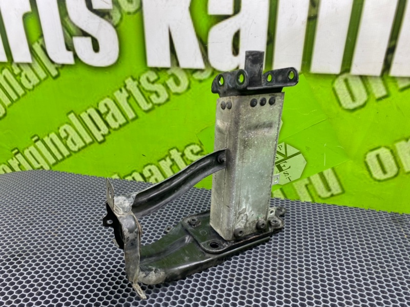 Кронштейн усилителя бампера, 1300 рублей, Калининград