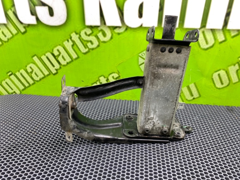 Кронштейн усилителя бампера, 1300 рублей, Калининград