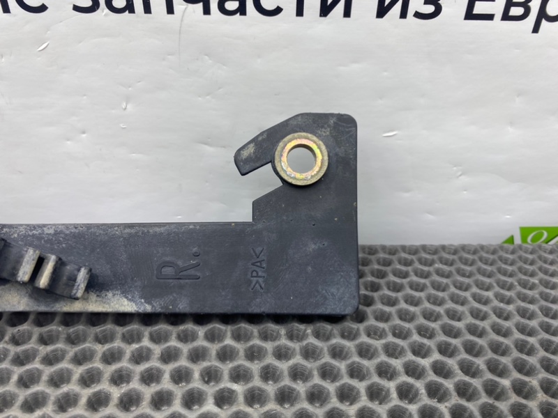 Кронштейн, 600 рублей, Калининград