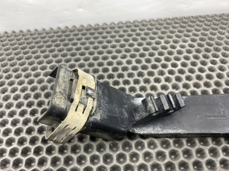 Кронштейн, 600 рублей, Калининград